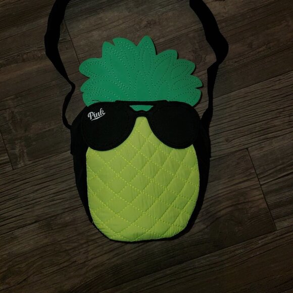 VSPink Insulated Pineapple Cooler Bag 🍕 🥪 🥙 🍕 - Picture 5 of 8